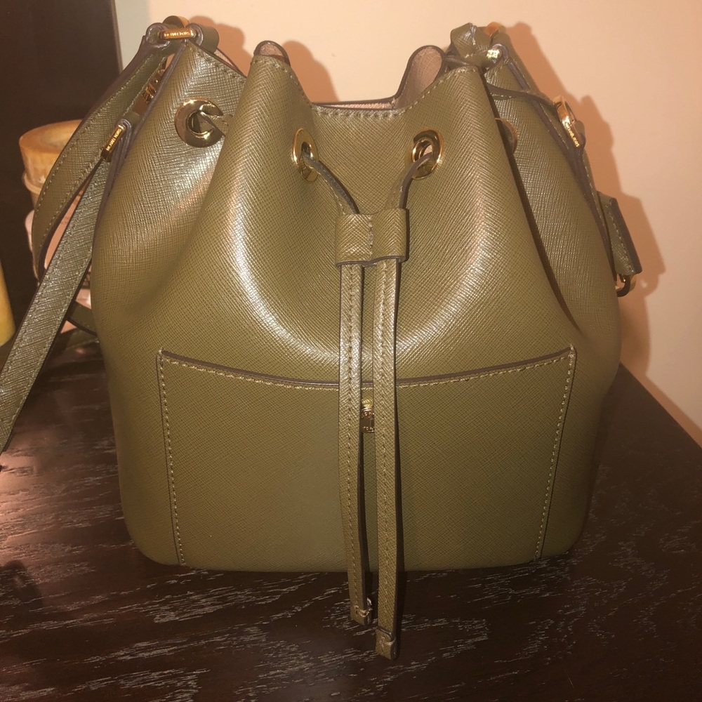 Michael Kors Greenwich bucket bag